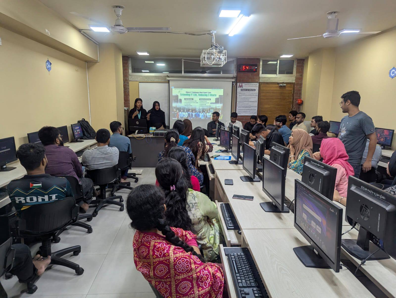 Hands on IT: Exploring Servers, Storage, and Cloud Technology